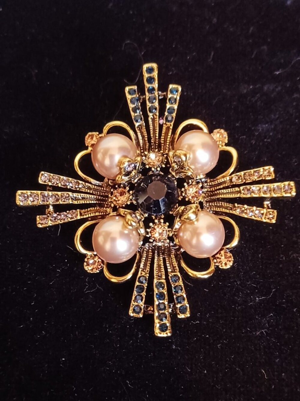 Classic Brooch with Pink Pearls, &  Rhinestones